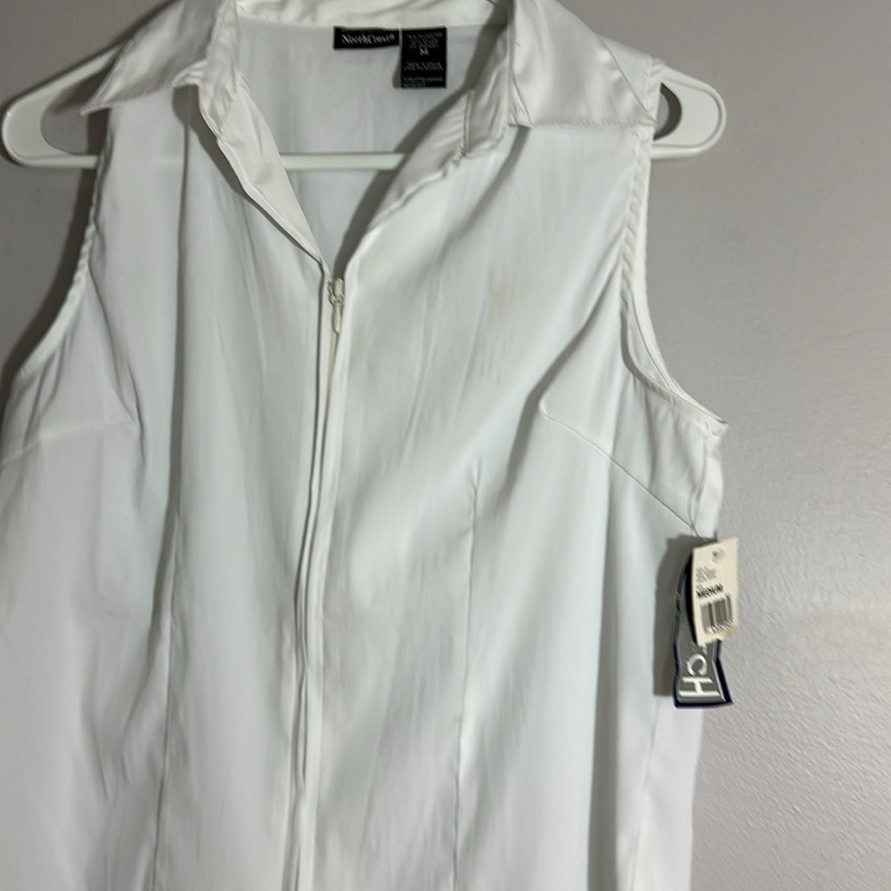 White Sleeveless Zip-Up Top size M NWT - Picture 3 of 5